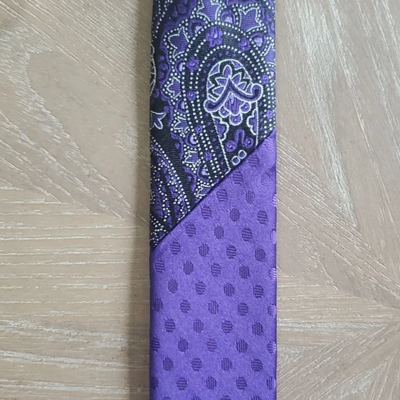 Perry Ellis portfolio necktie - Picture 7 of 8